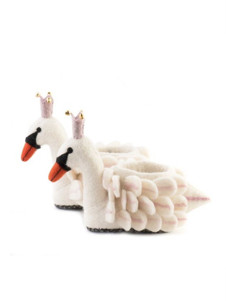 Babyslofjes Odette de Zwaan van Sew Heart Felt..